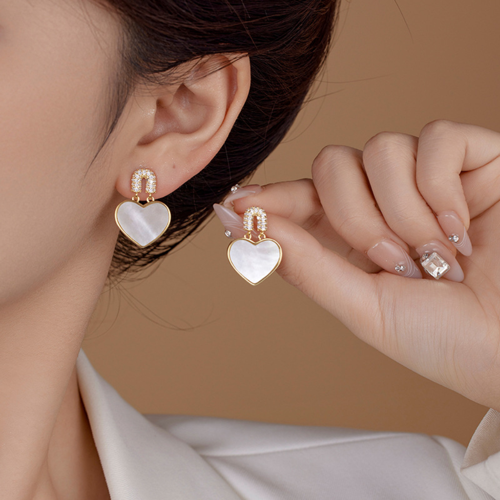 Seashell Zirconia Heart Earrings